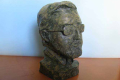 Busto de Rafael Montesinos, poeta.