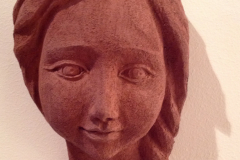 Niña de barro rojo. Pvp: 30€